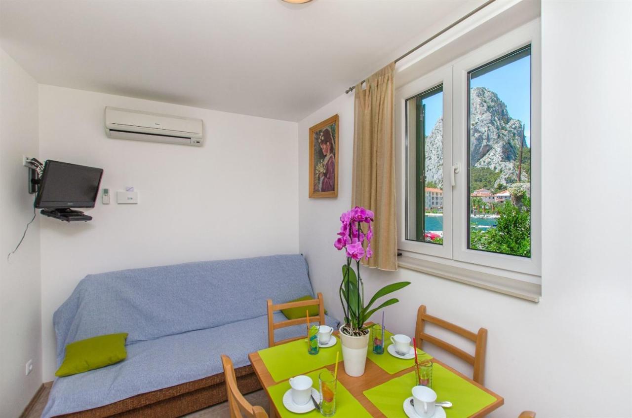 Apartments Mira Омиш Экстерьер фото