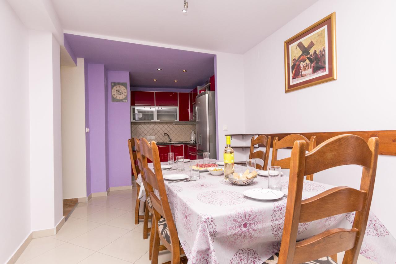 Apartments Mira Омиш Экстерьер фото